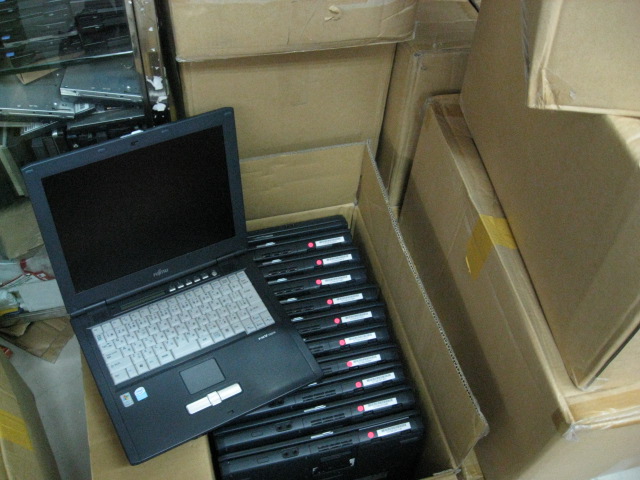 原装富士通二手笔记本电脑830NU/L--C8210 迅驰